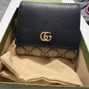 Gucci Black and Tan Women's Wallet
